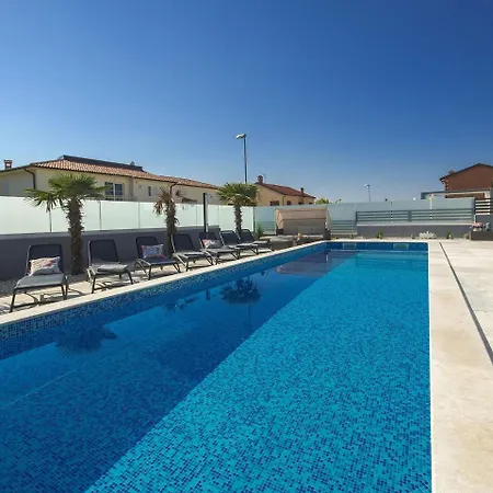 Luxury With Private Pool In Villa *