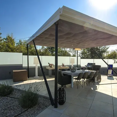 Luxury With Private Pool In Villa Labinci