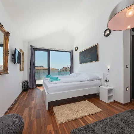 Luxury With Private Pool In Labinci